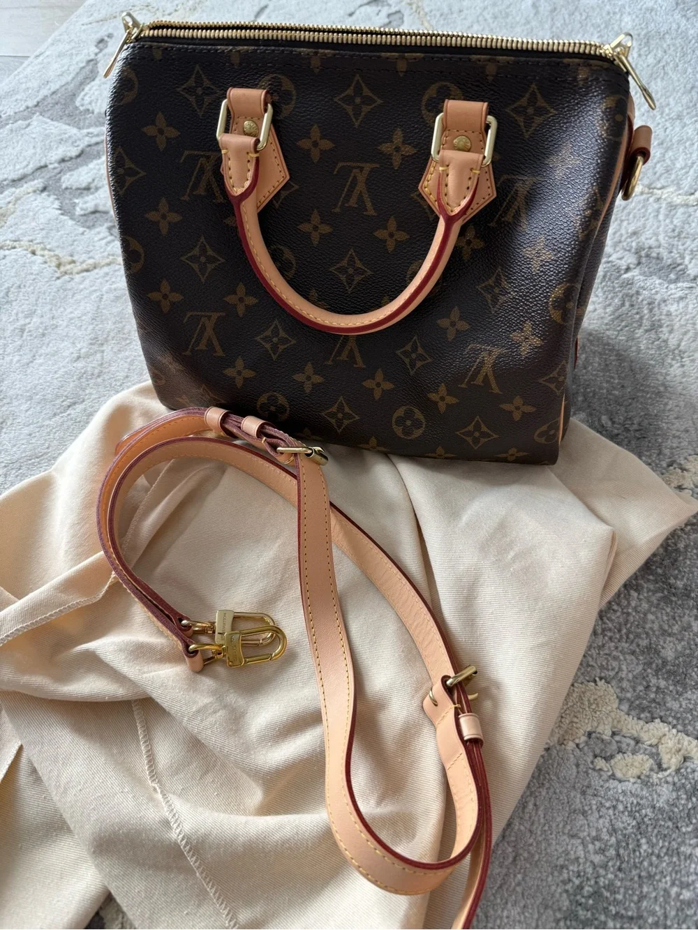 Louis Vuitton Monogram Speedy Bandoulière 25